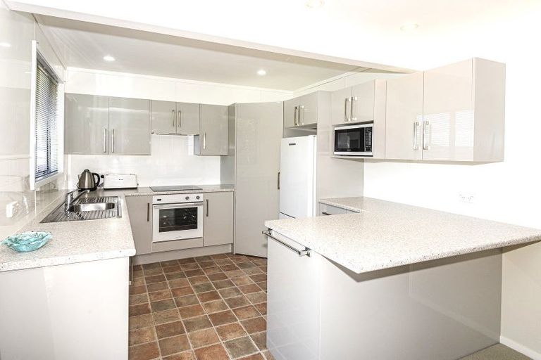 Photo of property in 16 Lake Ora Road, Te Kamo, Whangarei, 0112