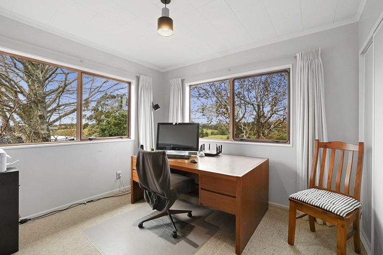 Photo of property in 167 Govett Avenue, Frankleigh Park, New Plymouth, 4310