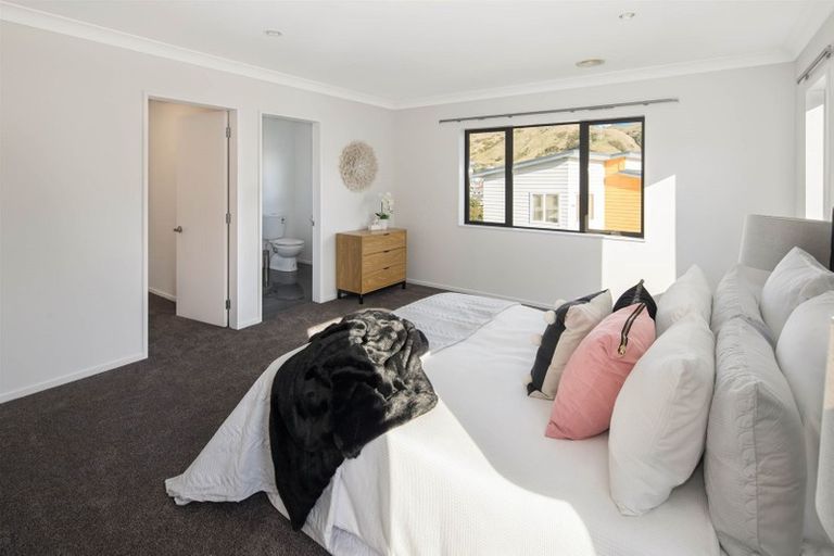 Photo of property in 32 Mauldeth Terrace, Churton Park, Wellington, 6037