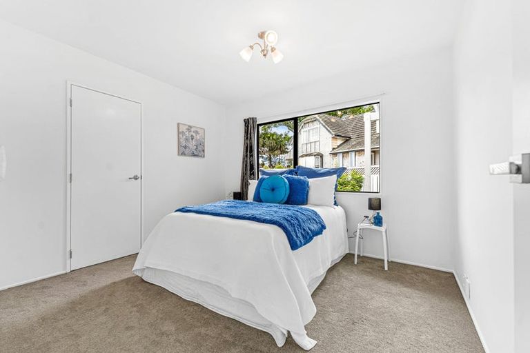 Photo of property in 18 Lanham Lane, Massey, Auckland, 0614