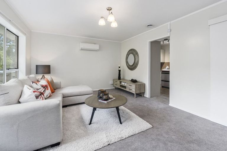 Photo of property in 2/20 Flavia Close, Torbay, Auckland, 0630