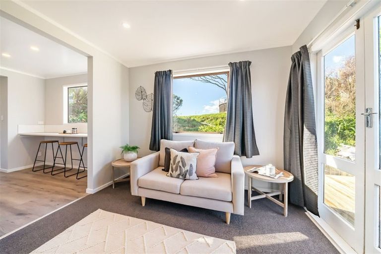 Photo of property in 7a Eastview Grove, Normandale, Lower Hutt, 5010