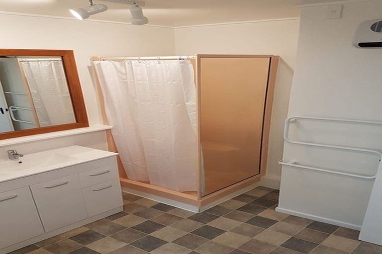 Photo of property in 72u7 Freyberg Street, Lyall Bay, Wellington, 6022