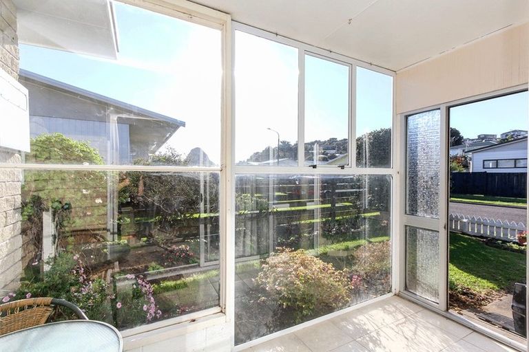 Photo of property in 3a Naumai Place, Spotswood, New Plymouth, 4310