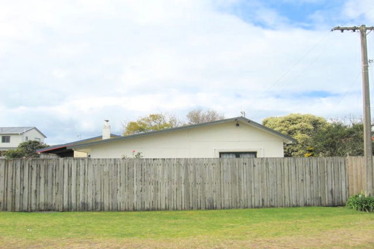 Photo of property in 112b Exeter Road, Whangamata, 3620