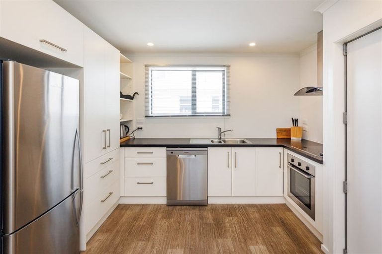 Photo of property in 12 Somerset Crescent, Highbury, Palmerston North, 4412