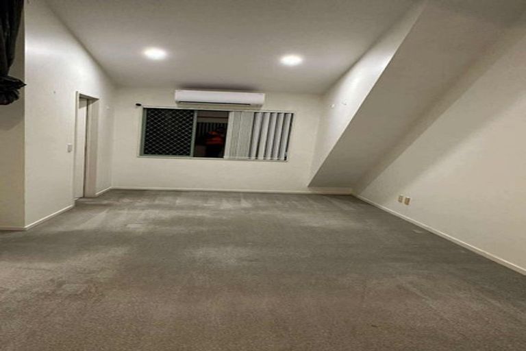 Photo of property in 2c Glen Road, Ranui, Auckland, 0612
