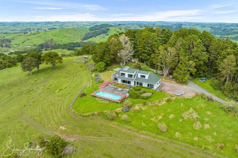 Photo of property in 338 Wairere Road, Waitakere, Henderson, 0782