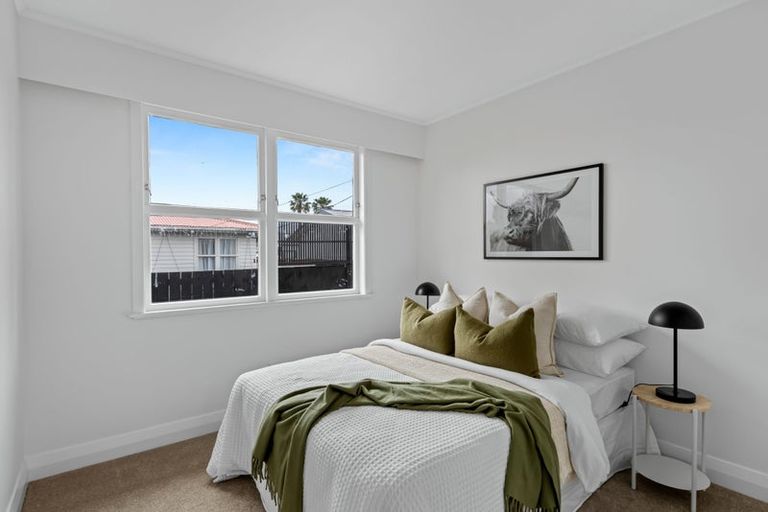 Photo of property in 15c Hamurana Place, Te Atatu Peninsula, Auckland, 0610