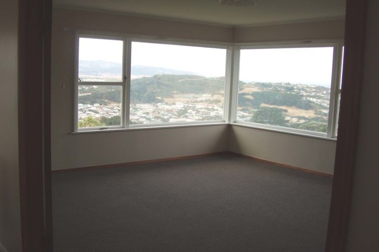 Photo of property in 73 Mills Road, Brooklyn, Wellington, 6021