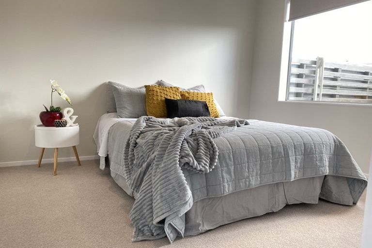 Photo of property in 2 Toka Lane, Red Beach, 0932