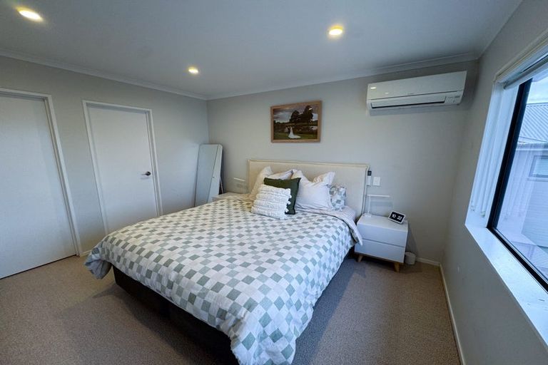 Photo of property in 24 Arthur Rolfe Lane, Swanson, Auckland, 0614