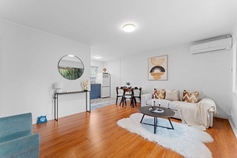 Photo of property in 4/83 Birkdale Road, Birkdale, Auckland, 0626