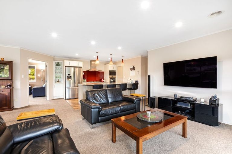 Photo of property in 21 Resolution Drive, Whitby, Porirua, 5024
