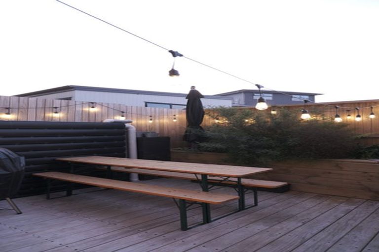 Photo of property in 9 Podgora Avenue, Kumeu, 0810