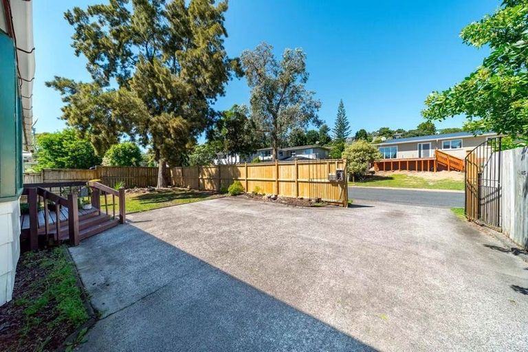 Photo of property in 51 Awaruku Road, Torbay, Auckland, 0630