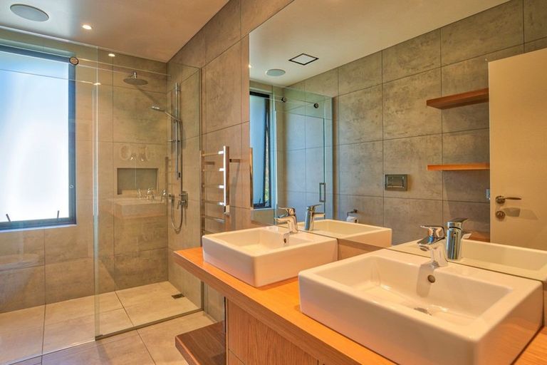 Photo of property in 221 Lakeside Road, Wanaka, 9305