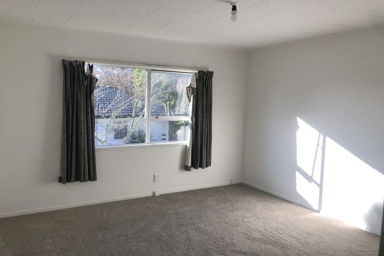 Photo of property in 26 Santiago Crescent, Unsworth Heights, Auckland, 0632