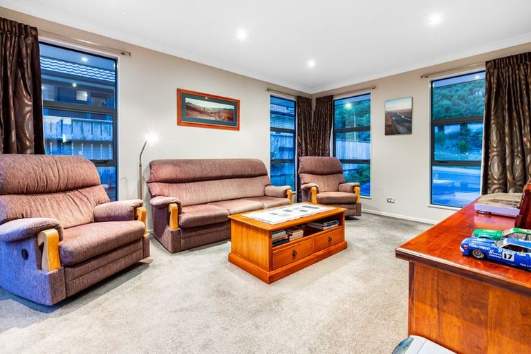 Photo of property in 114 Navigation Drive, Whitby, Porirua, 5024
