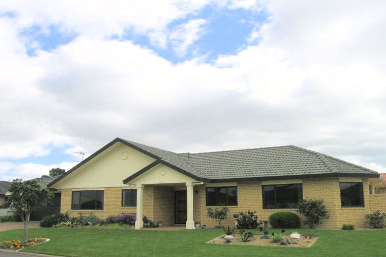 Photo of property in 2 Radisich Place, Mount Maunganui, 3116