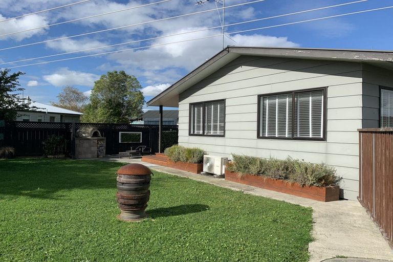 Photo of property in 11 Hilton Grove, Kelvin Grove, Palmerston North, 4414