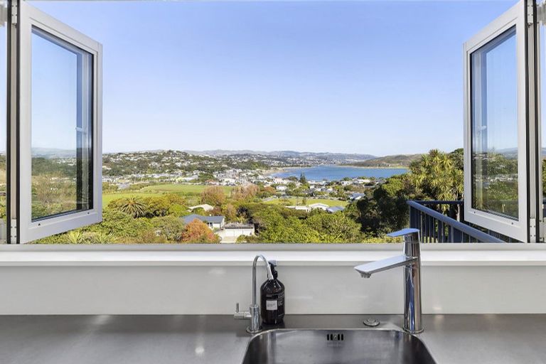 Photo of property in 14 Corlett Road, Plimmerton, Porirua, 5026