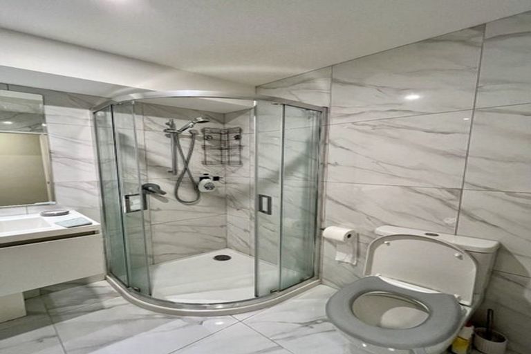 Photo of property in 17/26 Springvale Drive, Fairview Heights, Auckland, 0632