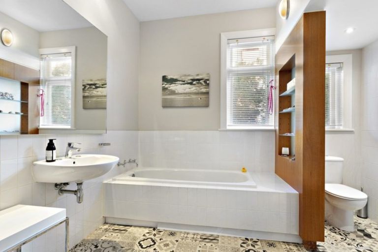 Photo of property in 17 Overtoun Terrace, Hataitai, Wellington, 6021