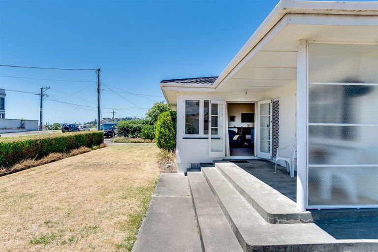 Photo of property in 42 Charles Street, Westshore, Napier, 4110