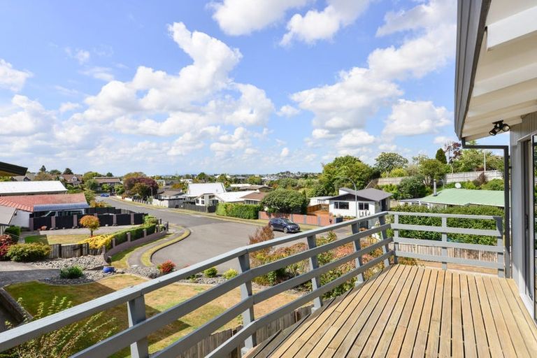 Photo of property in 16 Esmae Place, Dinsdale, Hamilton, 3204