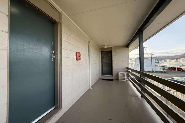 Photo of property in 5/15 Tama Street, Alicetown, Lower Hutt, 5010