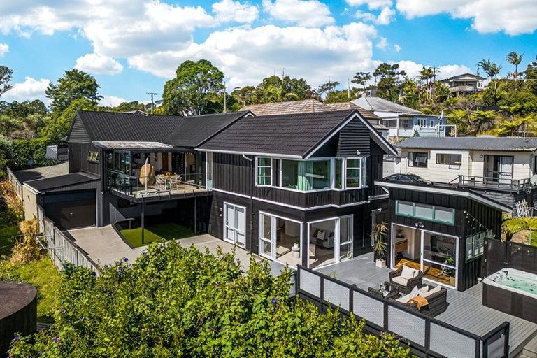 Photo of property in 6 Blacks Road, Greenhithe, Auckland, 0632