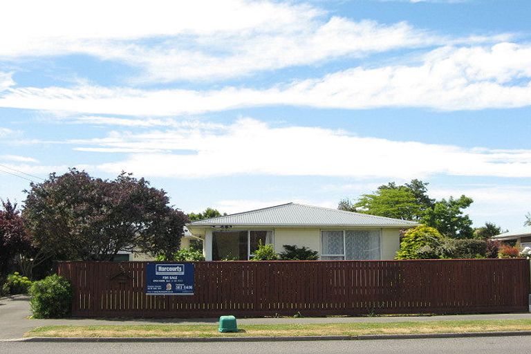 Photo of property in 369 Mairehau Road, Parklands, Christchurch, 8083