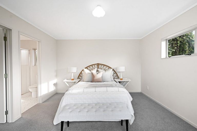 Photo of property in 34 Macmurdo Avenue, Glenview, Hamilton, 3206