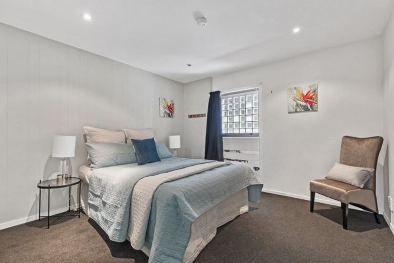 Photo of property in 2/1a Oates Road, Glen Eden, Auckland, 0602