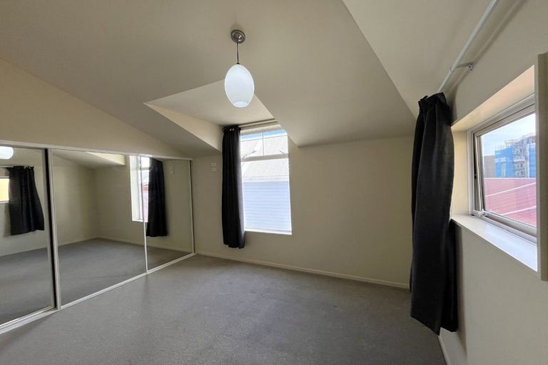 Photo of property in Pirie Street Townhouses, 35/35 Pirie Street, Mount Victoria, Wellington, 6011
