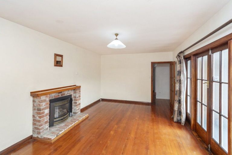 Photo of property in 1/215 Memorial Avenue, Burnside, Christchurch, 8053