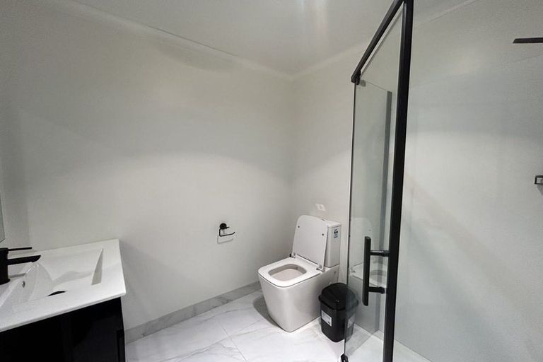 Photo of property in 26u2 May Street, Hamilton East, Hamilton, 3216