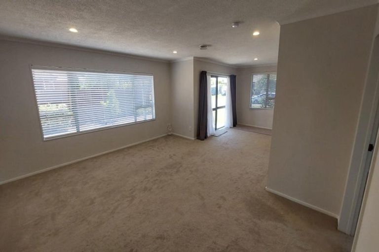 Photo of property in 29 Durrell Way, Rolleston, 7614