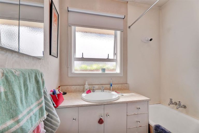 Photo of property in 89 Dover Street, St Albans, Christchurch, 8014