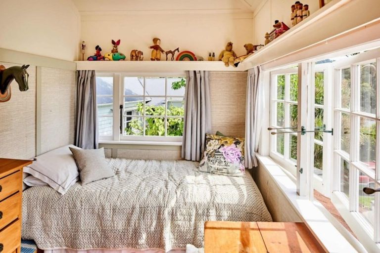 Photo of property in 339 Muritai Road, Eastbourne, Lower Hutt, 5013