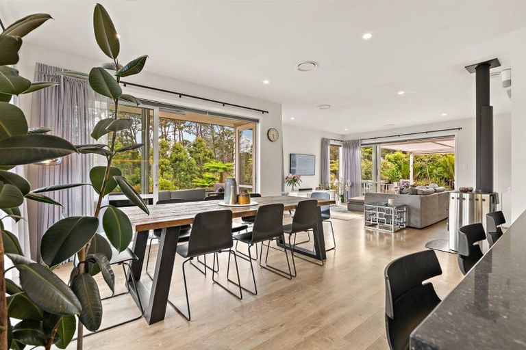 Photo of property in 2 Nikau Way, Riverhead, 0820