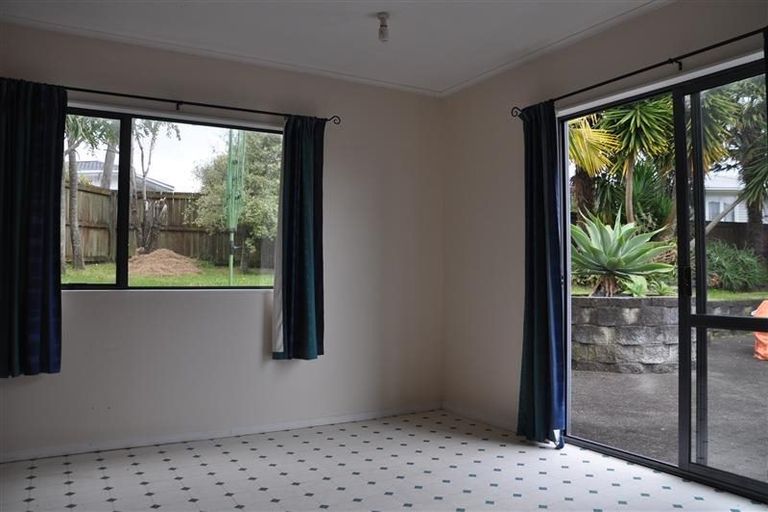 Photo of property in 9 Statesman Street, Henderson, Auckland, 0612