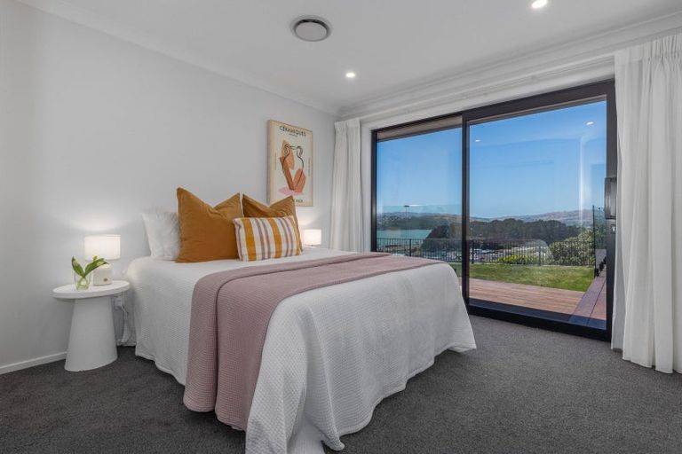 Photo of property in 60b Queen Charlotte Drive, Aotea, Porirua, 5024