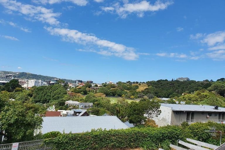 Photo of property in 5/15 Upper Lewisville Terrace, Thorndon, Wellington, 6011