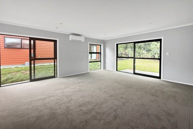 Photo of property in 12 Winnie Close, Acacia Bay, Taupo, 3330