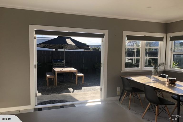 Photo of property in 10 Palm Avenue, Lyall Bay, Wellington, 6022