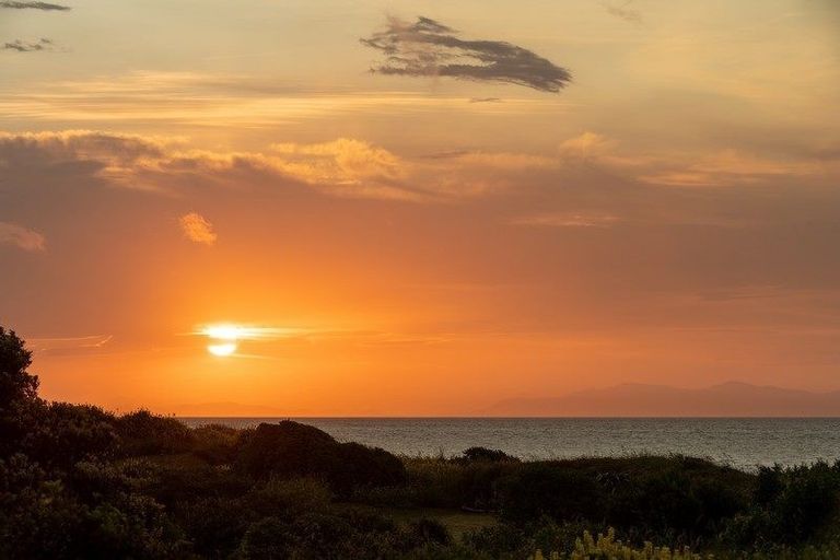 Photo of property in 1 Ngapotiki Street, Paraparaumu Beach, Paraparaumu, 5032