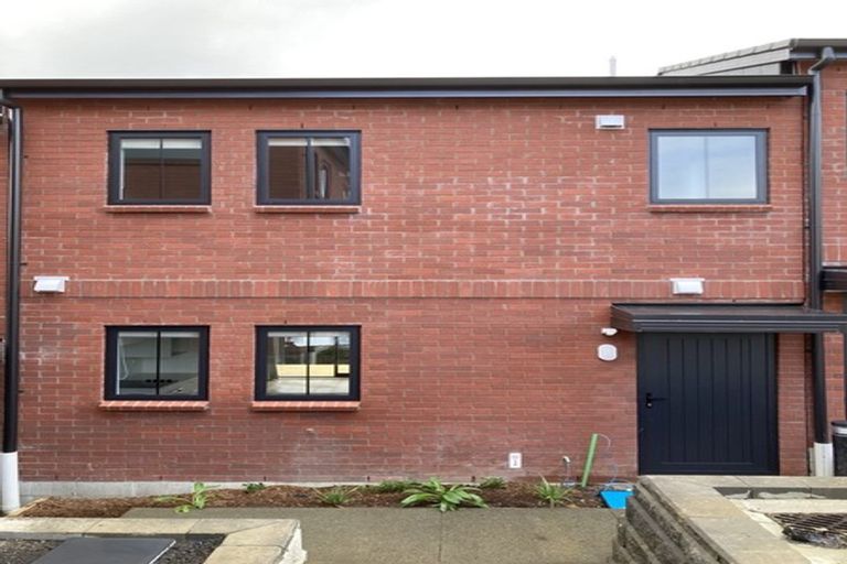 Photo of property in 14/15 Sunhill Road, Sunnyvale, Auckland, 0612