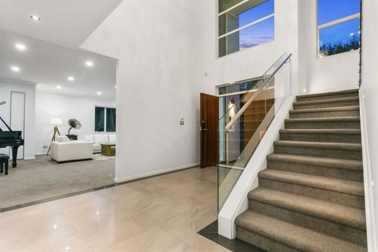 Photo of property in 64 English Oak Drive, Schnapper Rock, Auckland, 0632